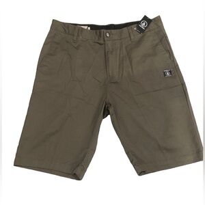 Volcom VMonty Stretch shorts color military green size 34 new